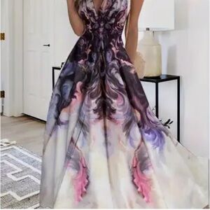 NWOT Ladies Sz S Abstract Print Maxi Dress